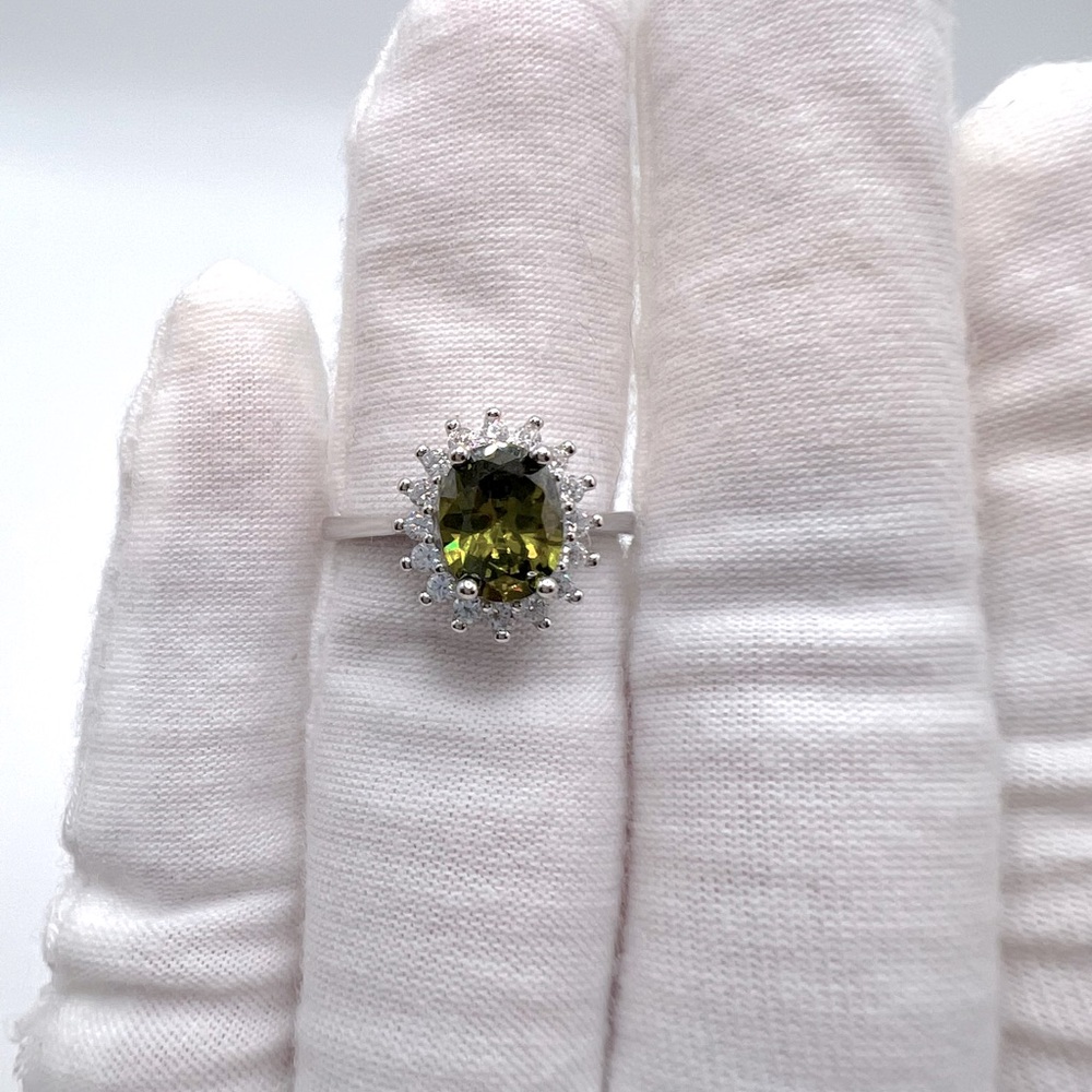 .925 Sterling Silver Peridot Cz & Clear Cz Ring - Picture 16 of 17